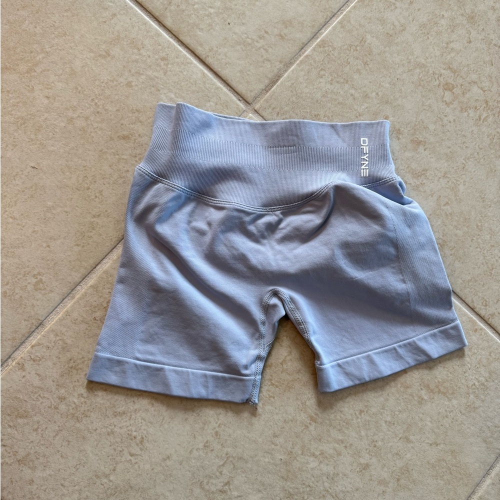 DFYNE impact shorts silver